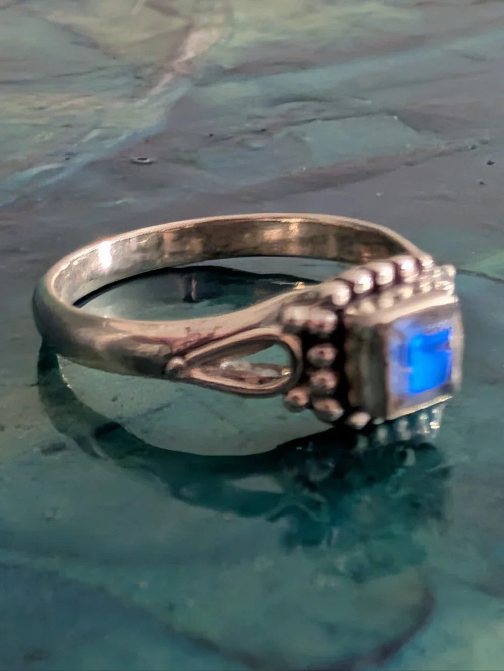🆕 Amazing Blue Flash Sterling Silver Rainbow Moonstone Square-Cut Ring Size 6.5